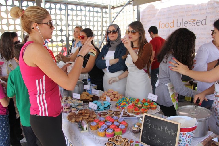 CrumbleBerrys Eat cake for a cause